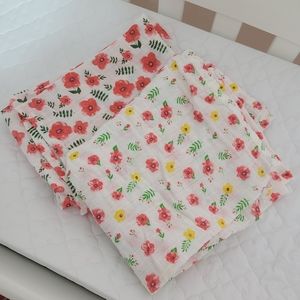 Swaddle blankets - flower theme